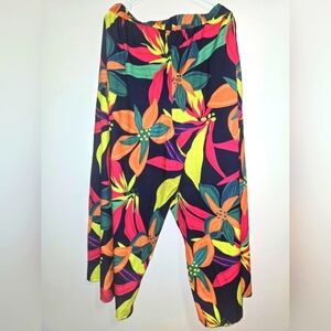 EUC - Vibrant Floral Print Plus Size Pants - 3X/18